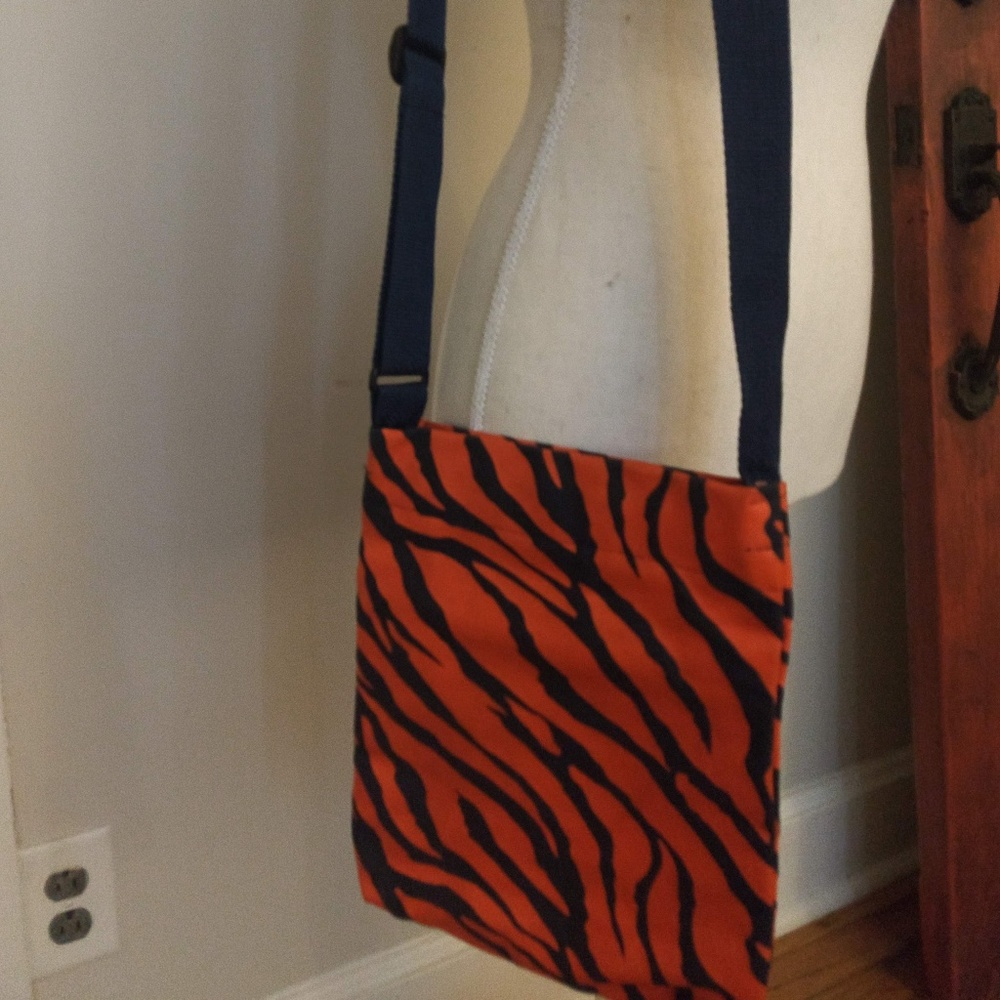 Cross Body Auburn Orange/Navy bag